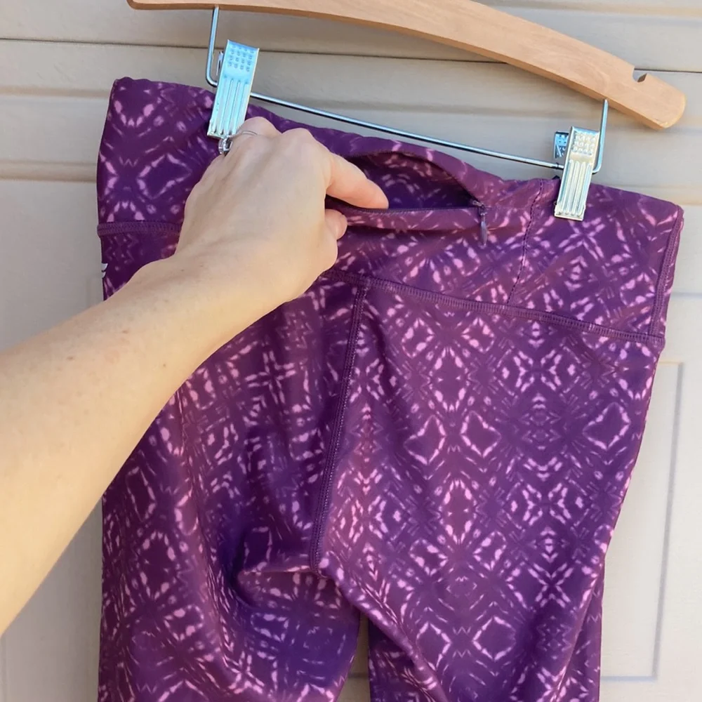 Women’s small super silky Capri workout pants - Picture 3 of 6